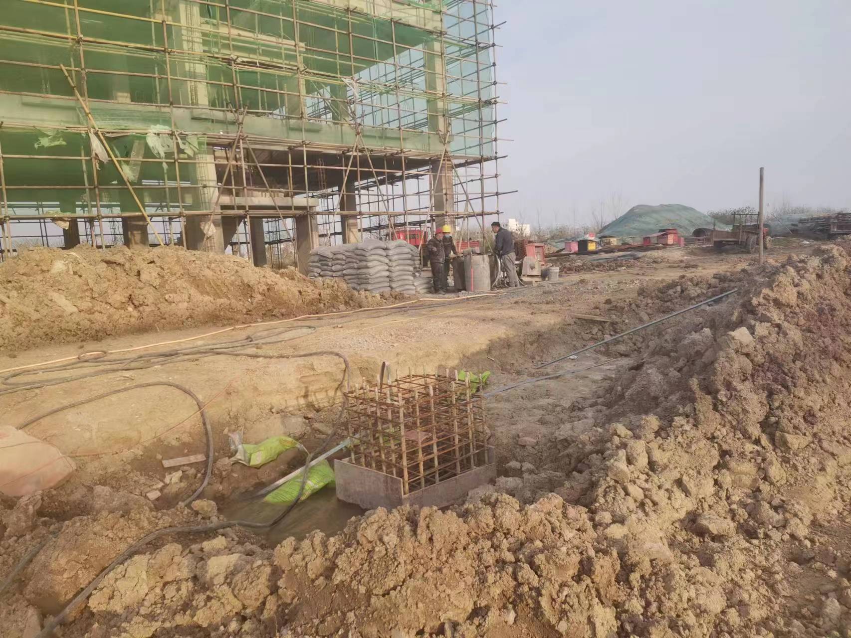 红毛镇当桥梁出现裂缝的时候应该及时加固修补